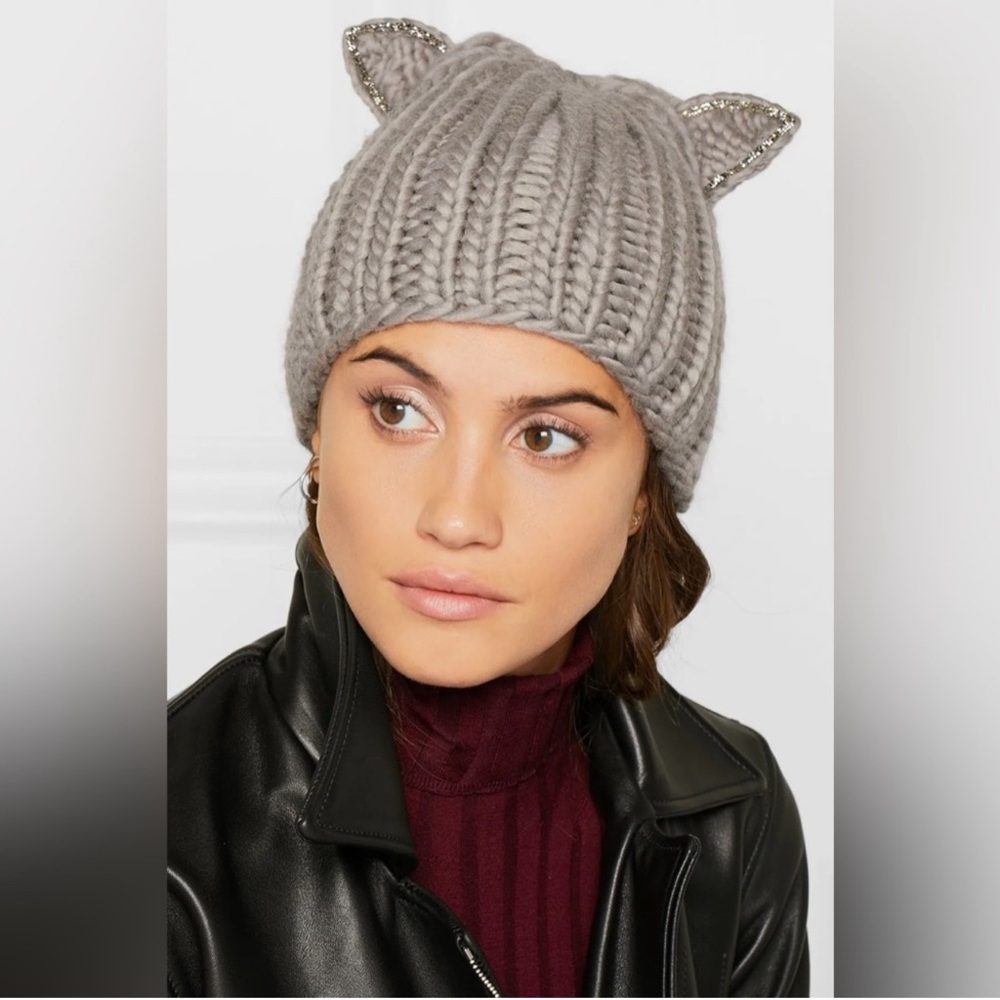 Eugenia Kim cats ears beanie size
O/S